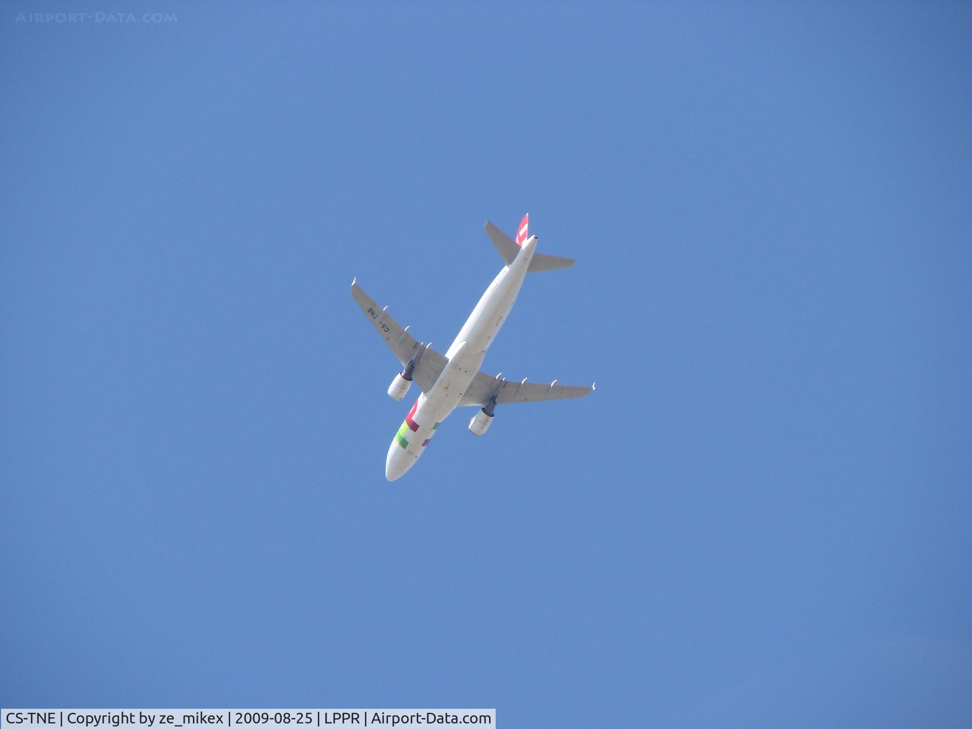 CS-TNE, 1992 Airbus A320-211 C/N 395, Passing over my house to  Porto airport