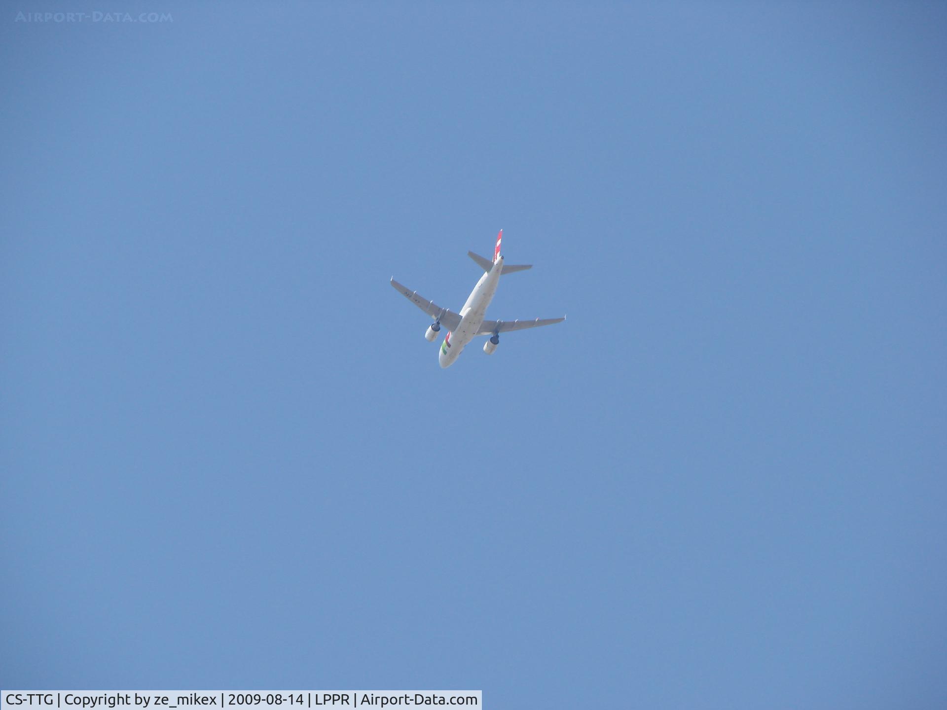 CS-TTG, 1998 Airbus A319-111 C/N 906, passing over my house