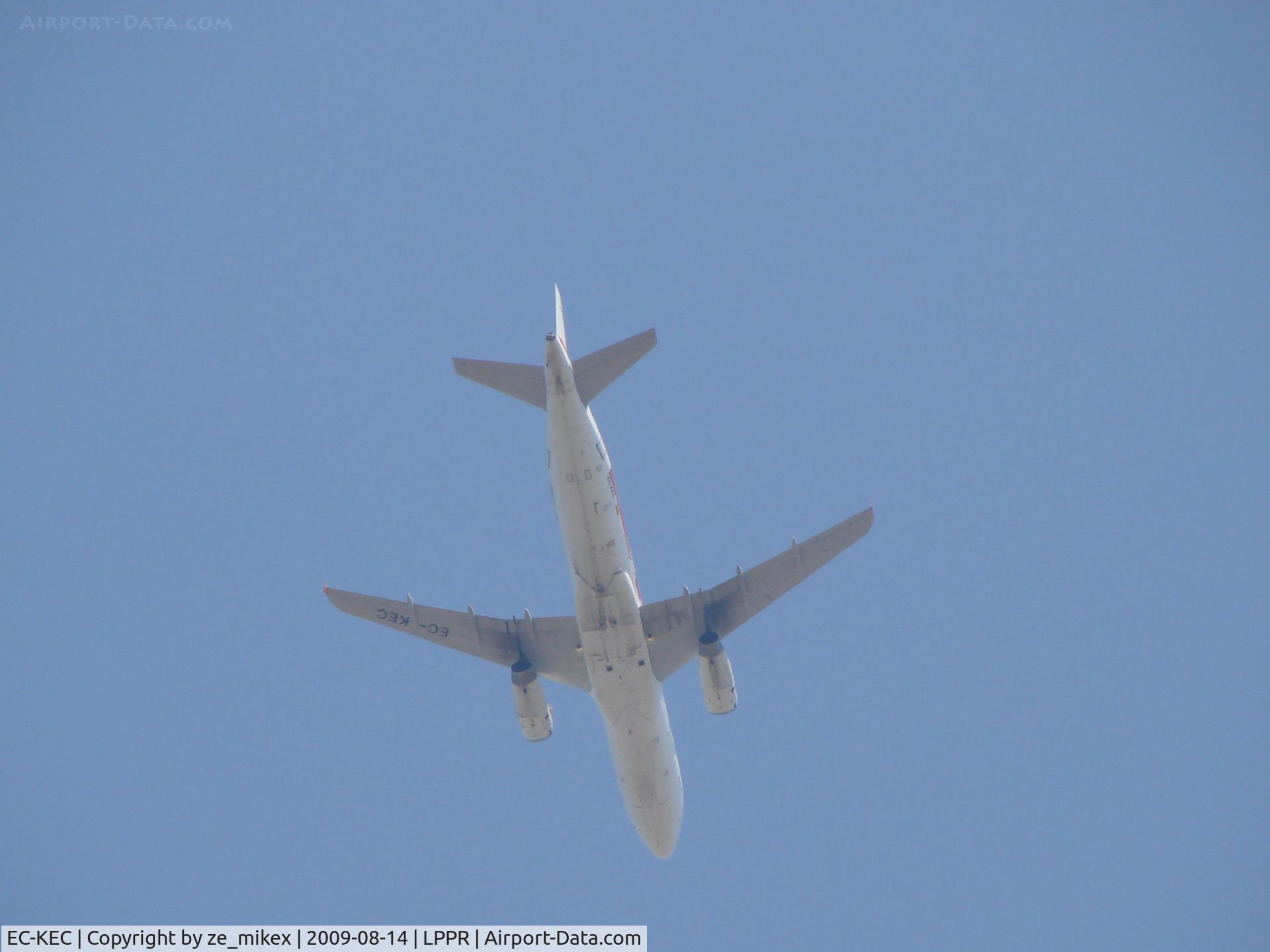 EC-KEC, 2000 Airbus A320-232 C/N 1183, Iberia passing over my house