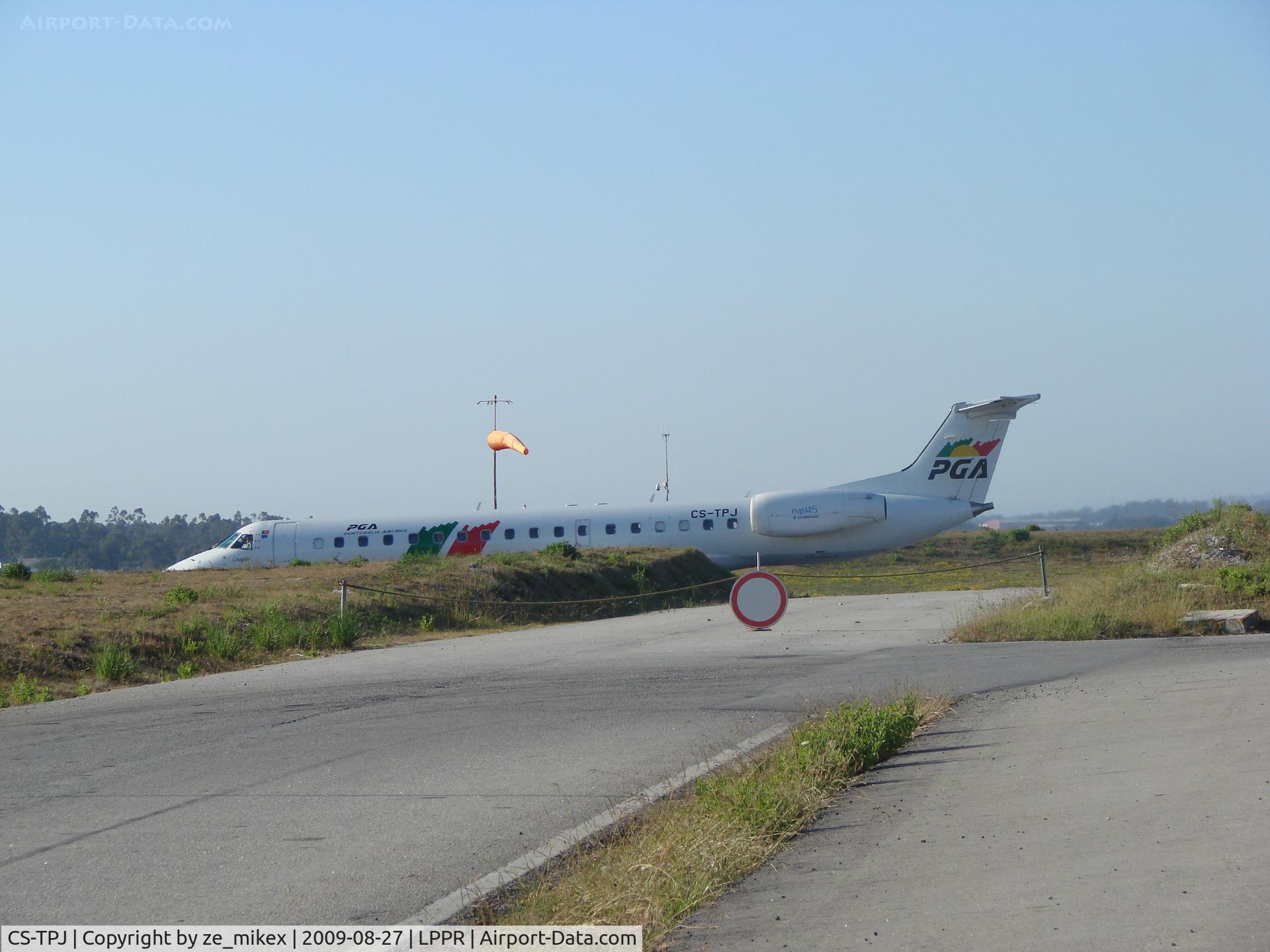 CS-TPJ, 1997 Embraer EMB-145EP (ERJ-145EP) C/N 145036, Portugalia taking off