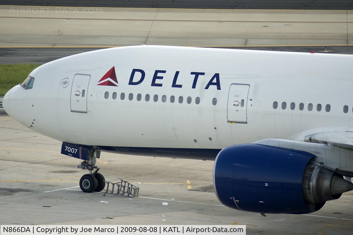 N866DA, 1999 Boeing 777-232ER C/N 29738, @ ATL