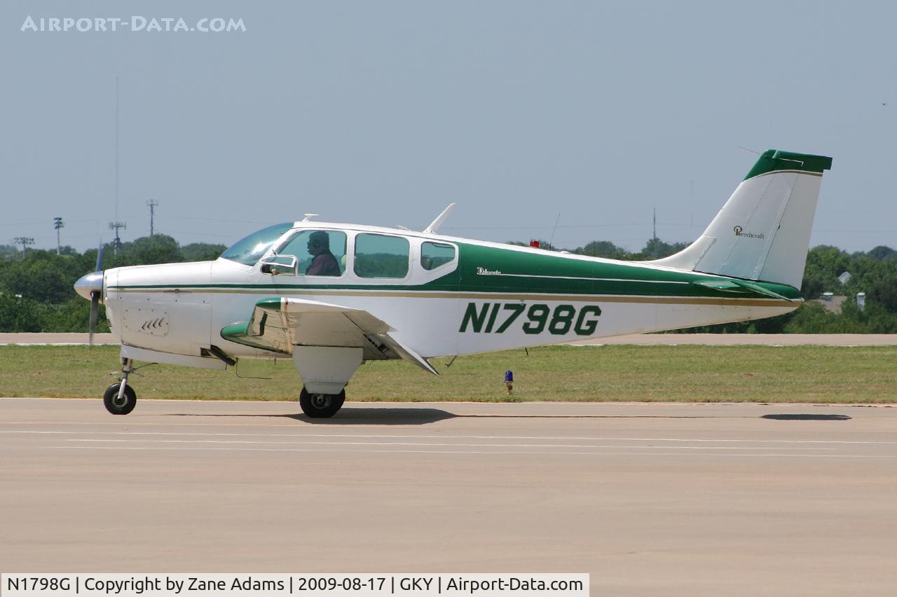 N1798G, 1962 Beech 35-B33 Debonair C/N CD-512, At Arlington Municipal