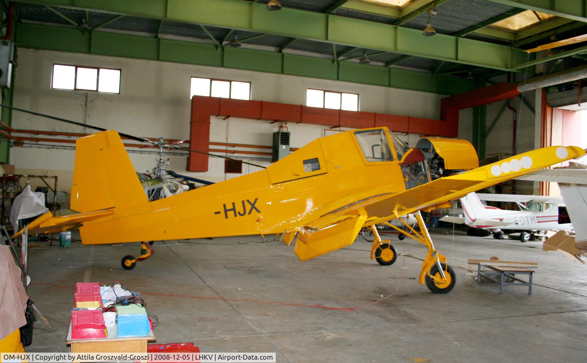 OM-HJX, Let Z-37A Cmelak C/N 2325 ND, Kaposújlak airport (LHKV) Hungary - His painting was ready, the OM inscription of the register is missing only already.