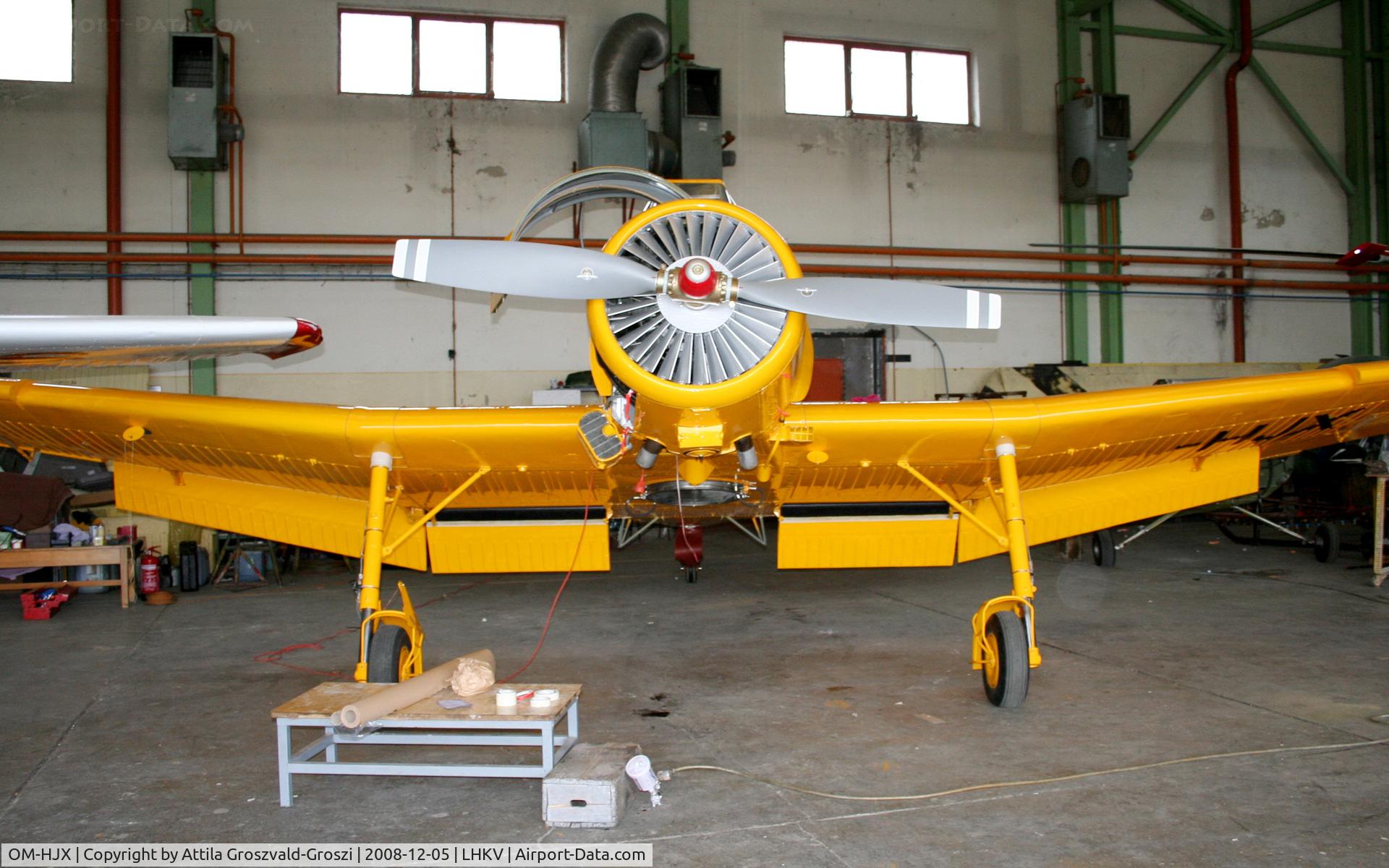 OM-HJX, Let Z-37A Cmelak C/N 2325 ND, Kaposújlak airport (LHKV) Hungary - His painting was ready, the OM inscription of the register is missing only already.