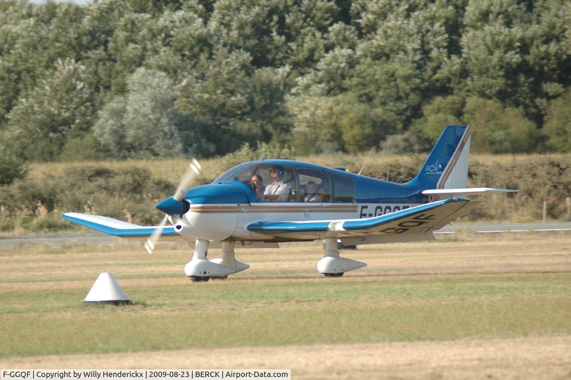 F-GGQF, Robin DR-400-160 Chevalier C/N 1856, Taking off