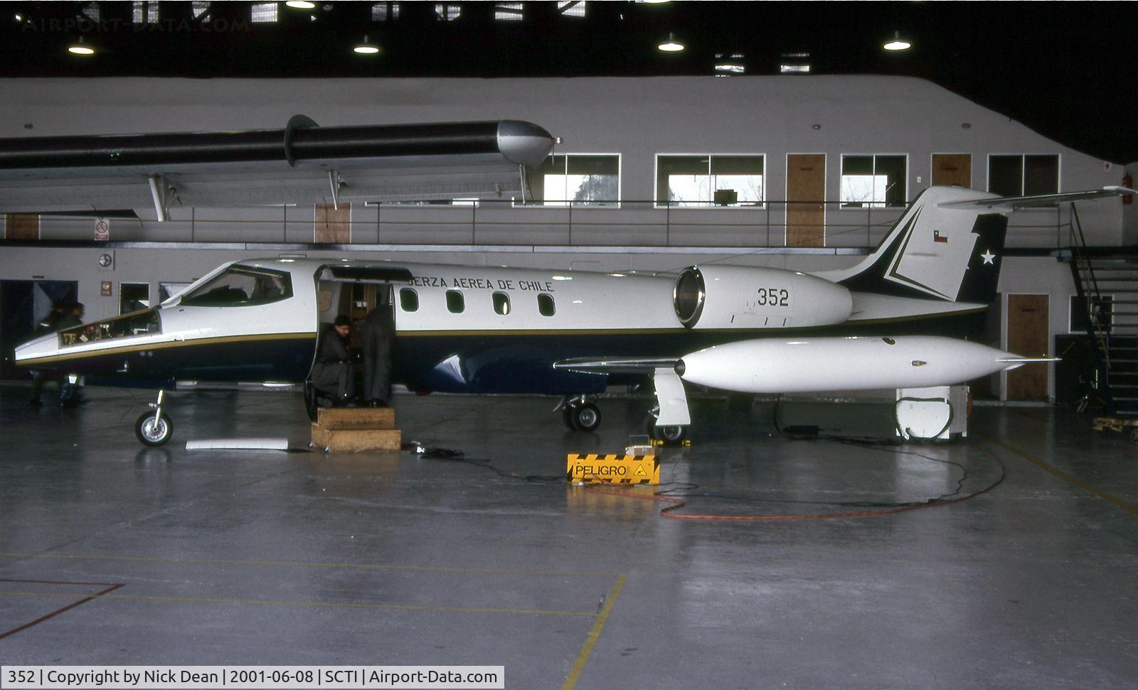 352, 1976 Gates LearJet 35 C/N 35-066, SCTI