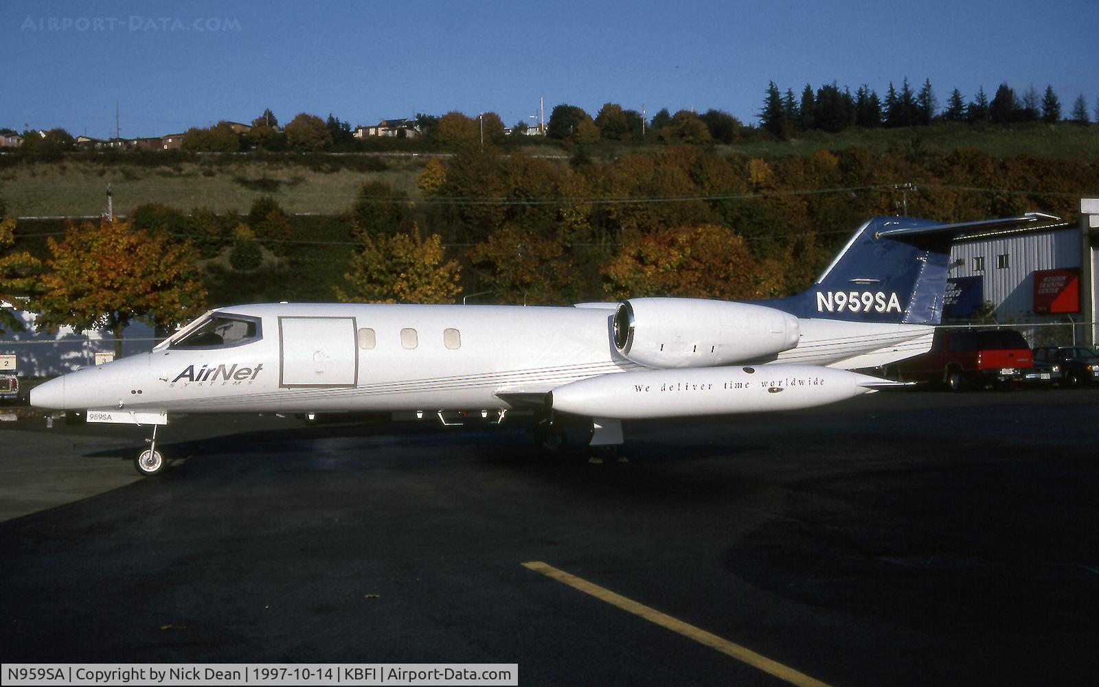N959SA, 1976 Gates Learjet 35 C/N 076, KBFI