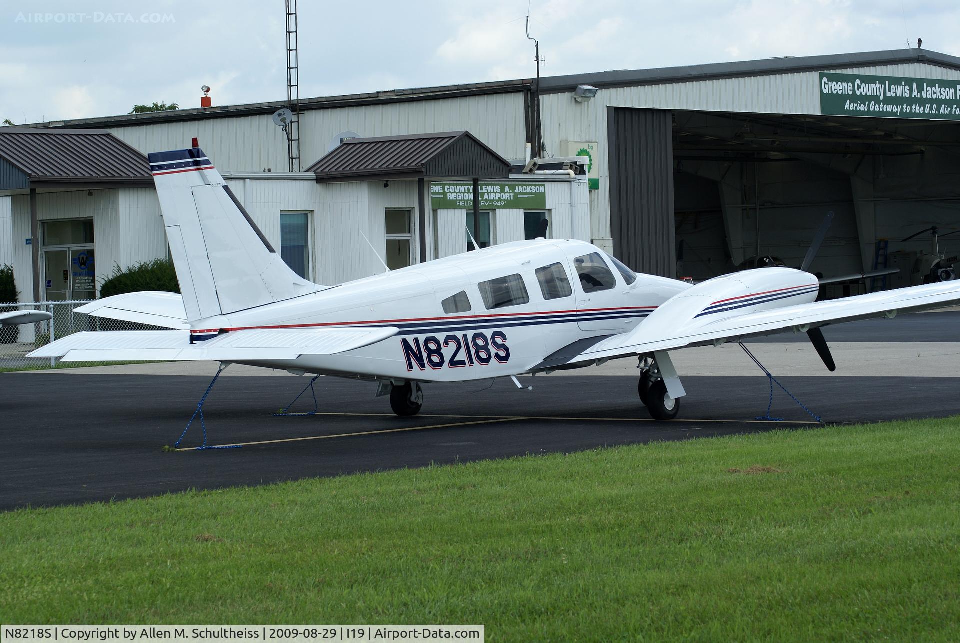 N8218S, 1982 Piper PA-34-220T C/N 34-8233165, 1982 PA-34-220T