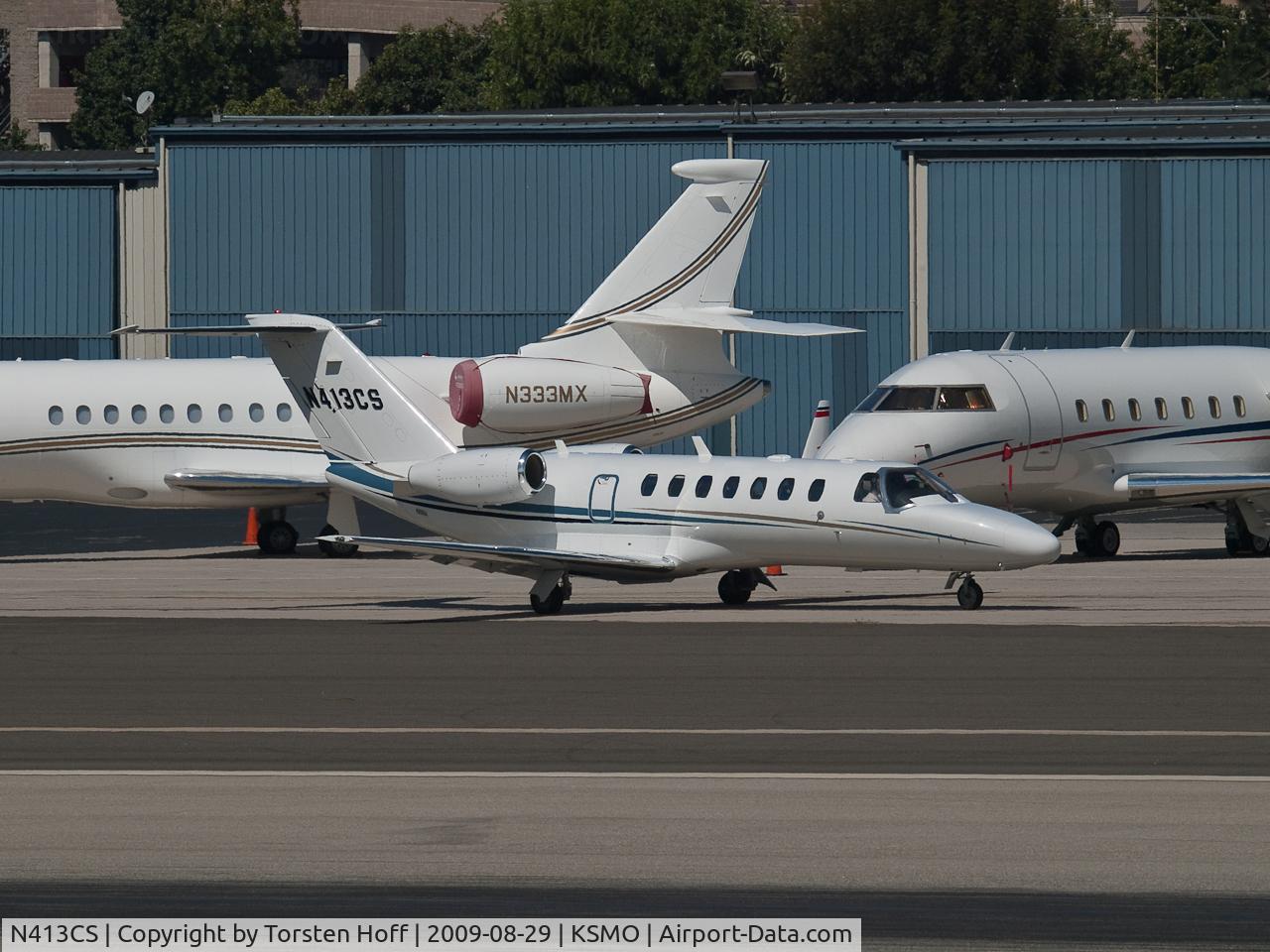 N413CS, 2006 Cessna 525B CitationJet CJ3 C/N 525B0082, N413CS taxiing