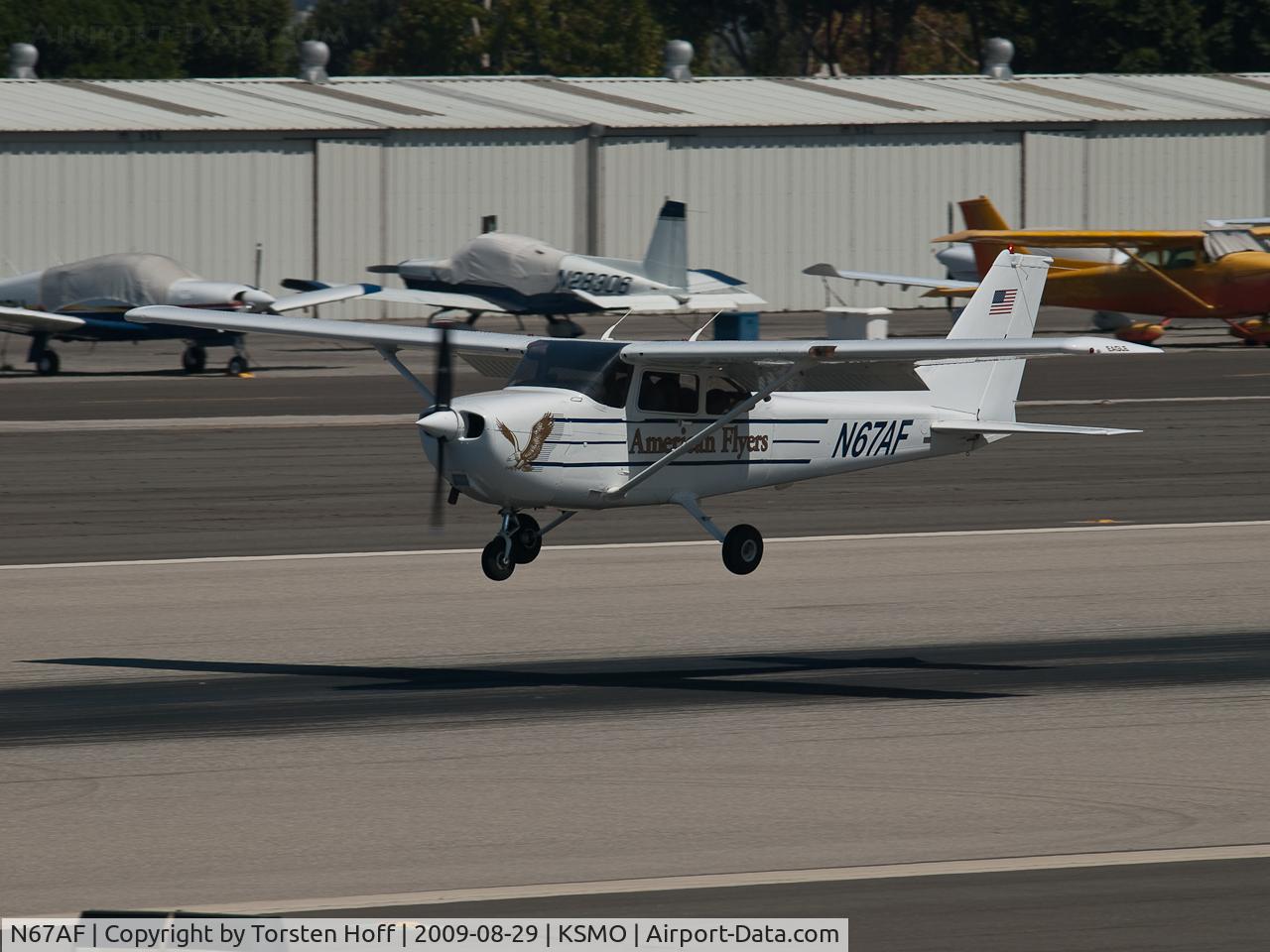 N67AF, 2001 Cessna 172R C/N 17281049, N67AF arriving on RWY 21