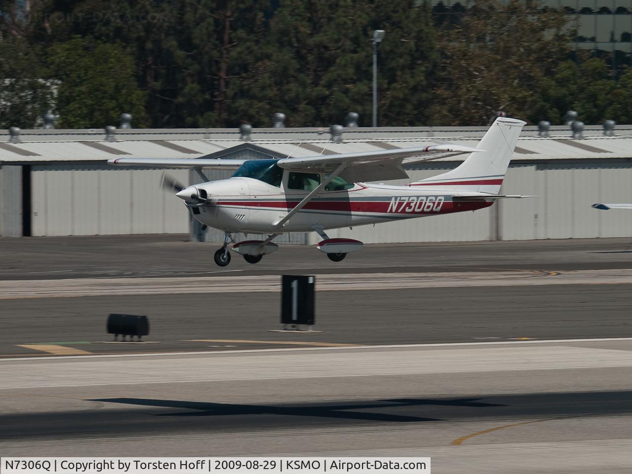N7306Q, 1971 Cessna 182P Skylane C/N 18260946, N7306Q arriving on RWY 21