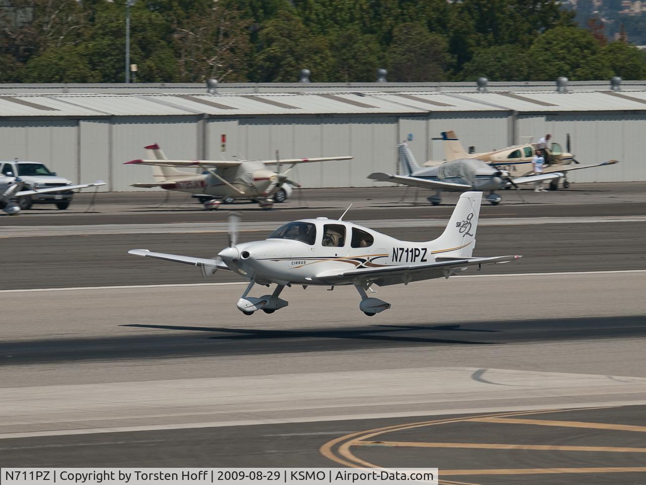 N711PZ, 2004 Cirrus SR22 G2 C/N 0942, N711PZ arriving on RWY 21