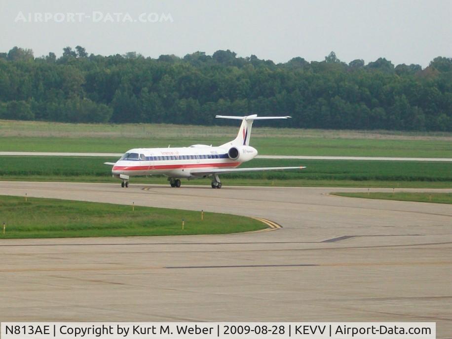 N813AE, 2001 Embraer ERJ-140LR (EMB-135KL) C/N 145539, On Taxiway A after landing on rwy 22, American Eagle No. 4092 from KORD