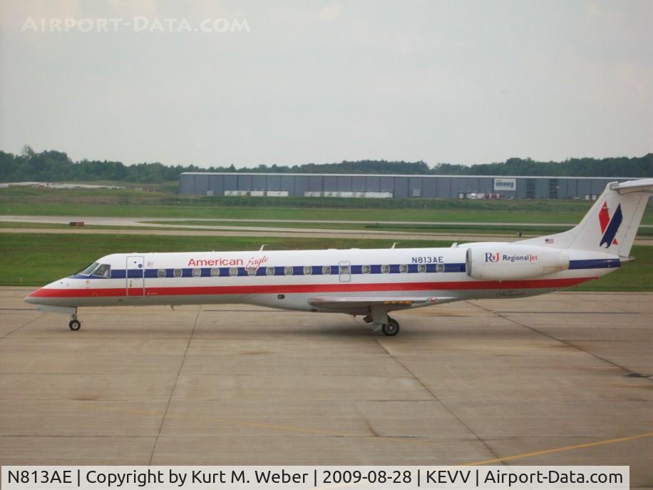 N813AE, 2001 Embraer ERJ-140LR (EMB-135KL) C/N 145539, Taxiing to rwy 22 for departure on American Eagle No. 4130 to KORD
