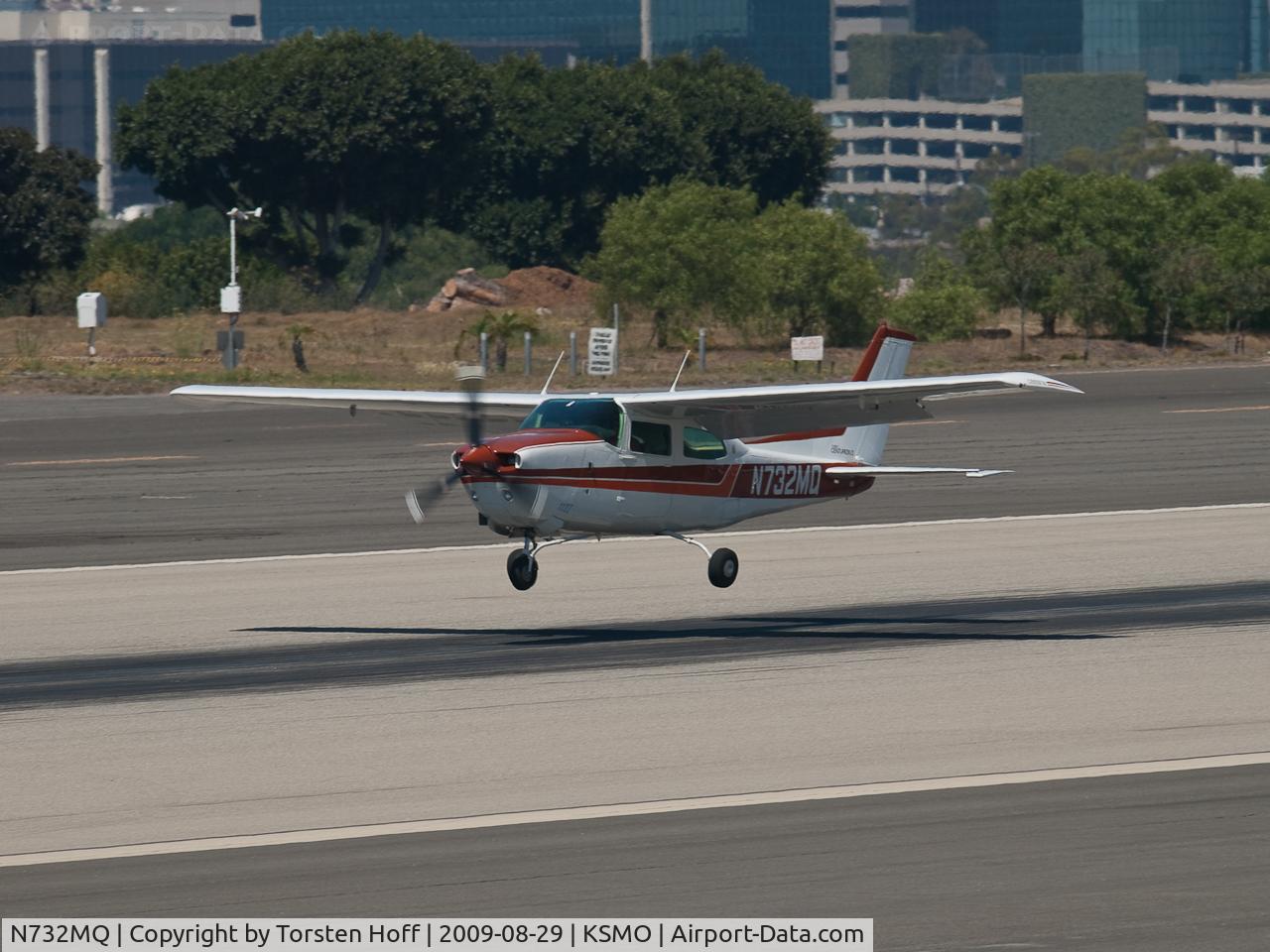 N732MQ, 1976 Cessna T210M Turbo Centurion C/N 21061623, N732MQ arriving on RWY 21