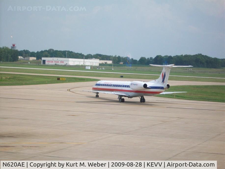 N620AE, Embraer ERJ-145LR (EMB-145LR) C/N 145102, Taxiing to rwy 22, American Eagle 3806 to KDFW