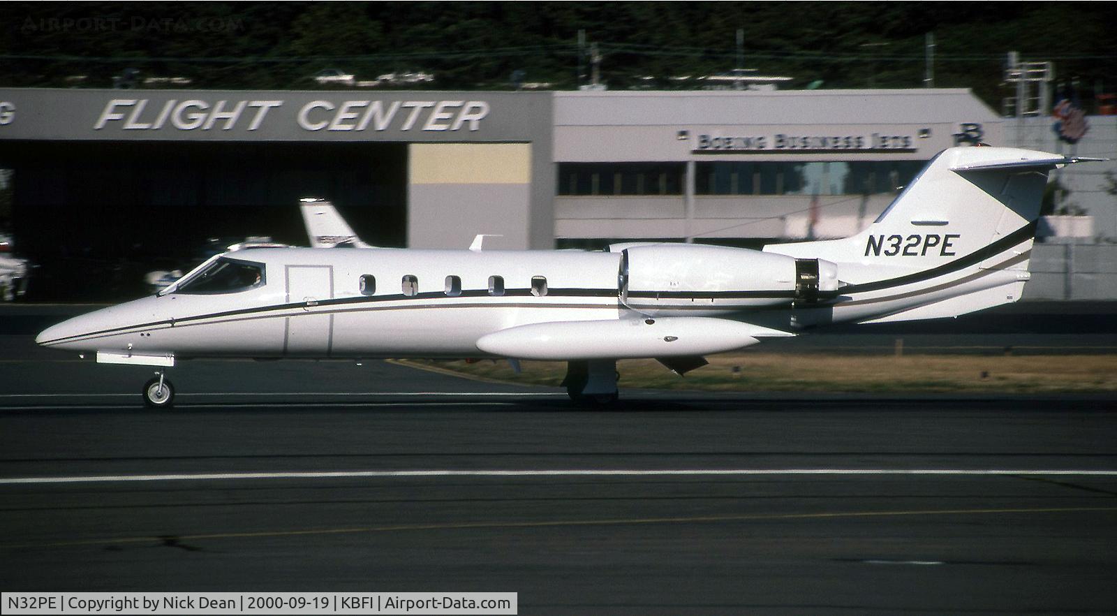 N32PE, 1980 Gates Learjet 35A C/N 327, KBFI