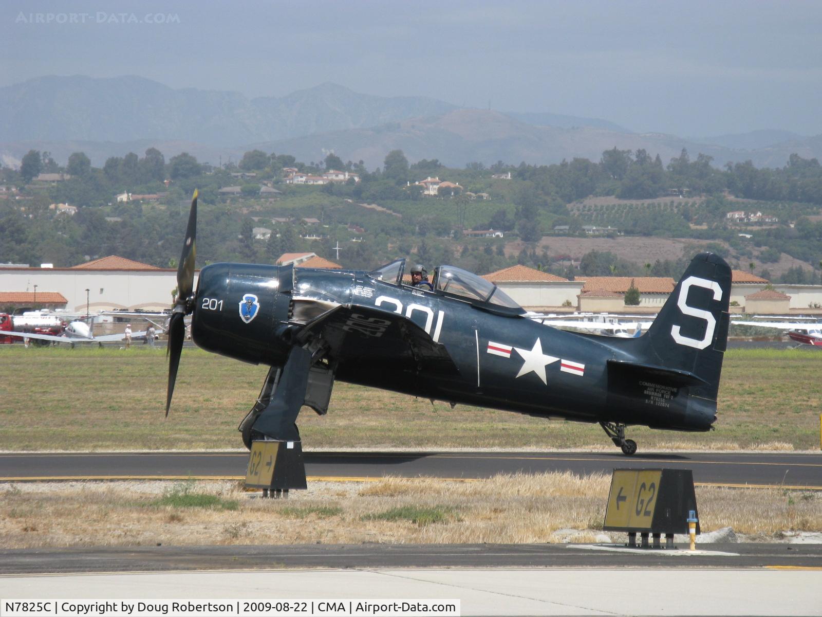 N7825C, 1948 Grumman F8F-2 (G58) Bearcat C/N D.1227, 1949 Grumman F8F-2 BEARCAT, P&W R-2800-34W Double Wasp 2,100 Hp, taxi that way