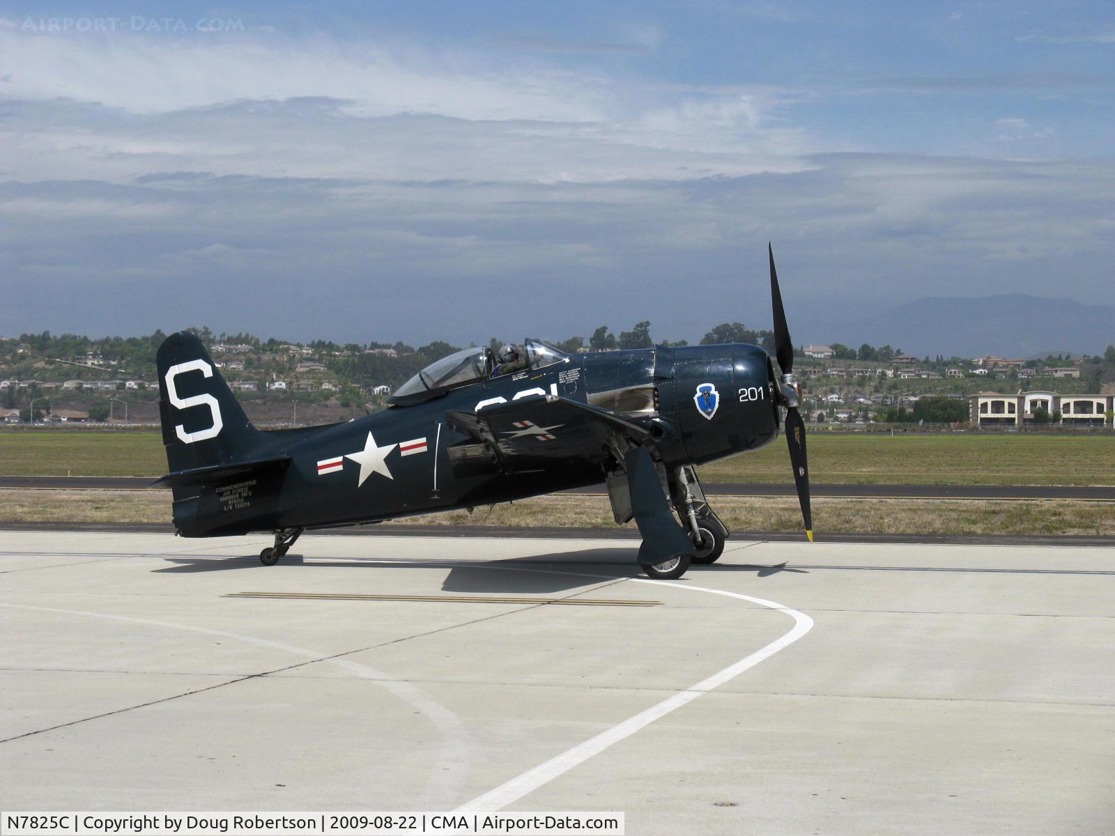 N7825C, 1948 Grumman F8F-2 (G58) Bearcat C/N D.1227, 1949 Grumman F8F-2 BEARCAT, P&W R-2800-34W Double Wasp 2,100 Hp, taxi this way