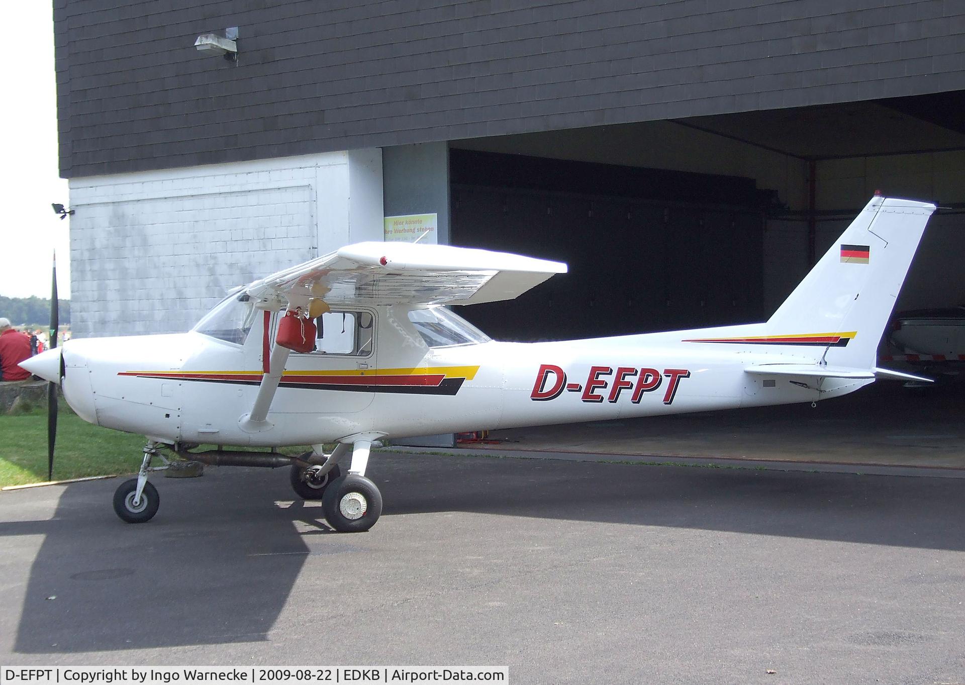 D-EFPT, Reims F152 C/N 1617, Cessna (Reims) F152 at the Bonn-Hangelar centennial jubilee airshow