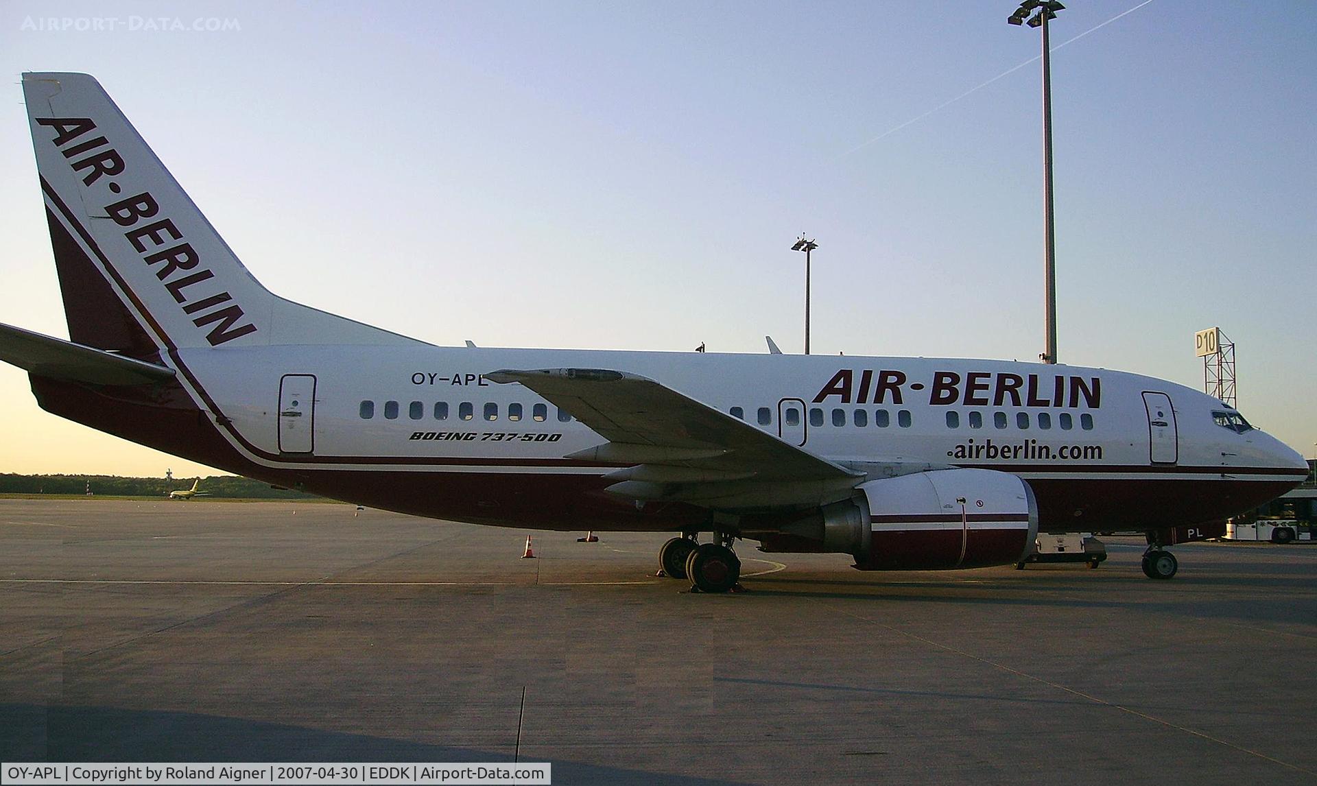 OY-APL, 1998 Boeing 737-5L9 C/N 28996, .