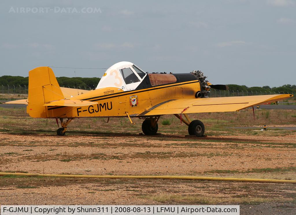 F-GJMU, Ayres S2R Thrush Commander C/N 1689 R, Parked...