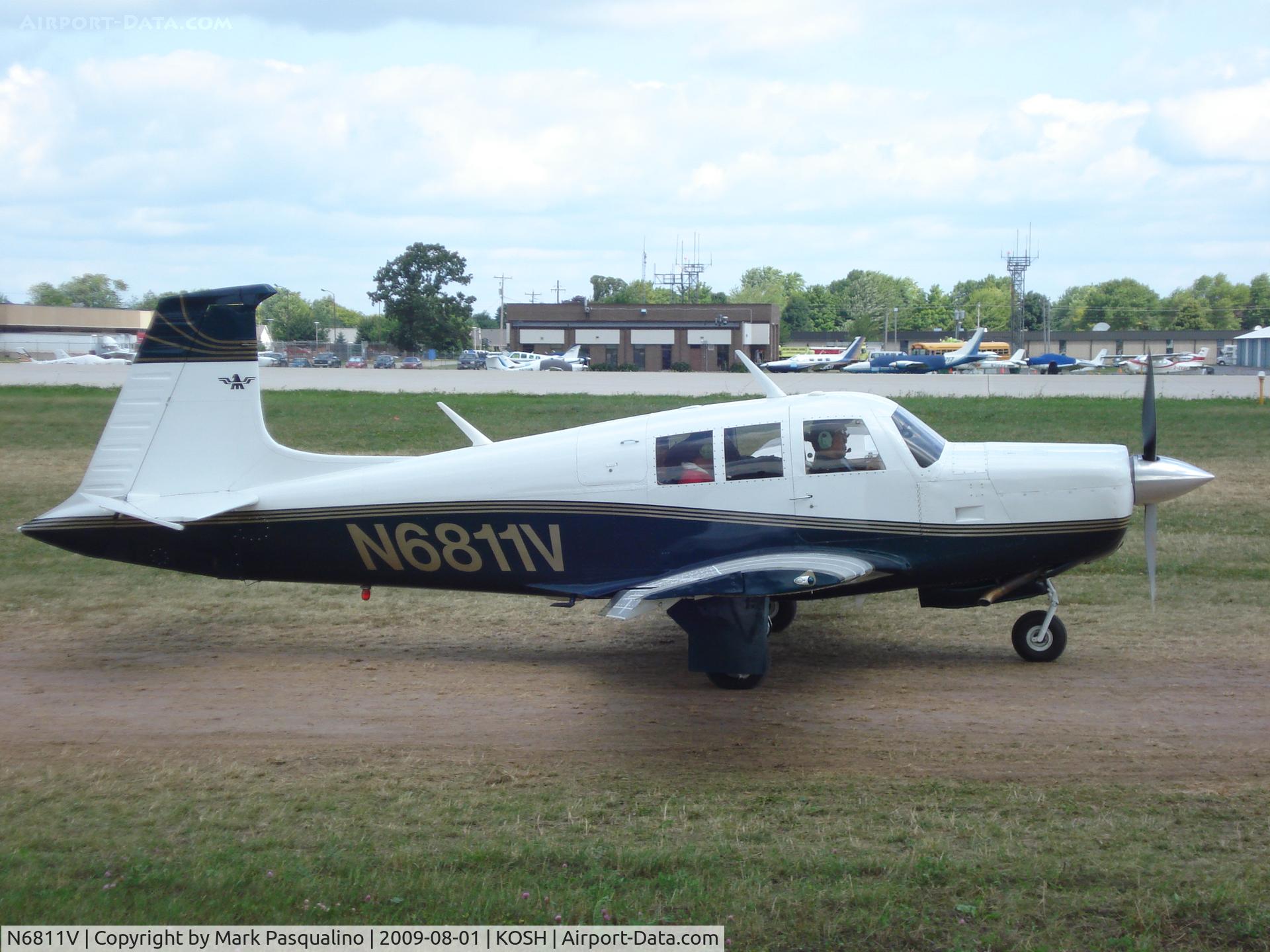 N6811V, 1971 Aerostar M-20F Aerostar 220 C/N 22-0003, Mooney M20F