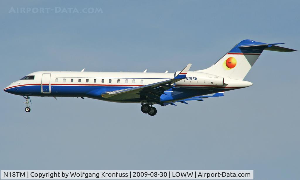 N18TM, 2001 Bombardier BD-700-1A10 Global Express C/N 9090, short finals RWY34