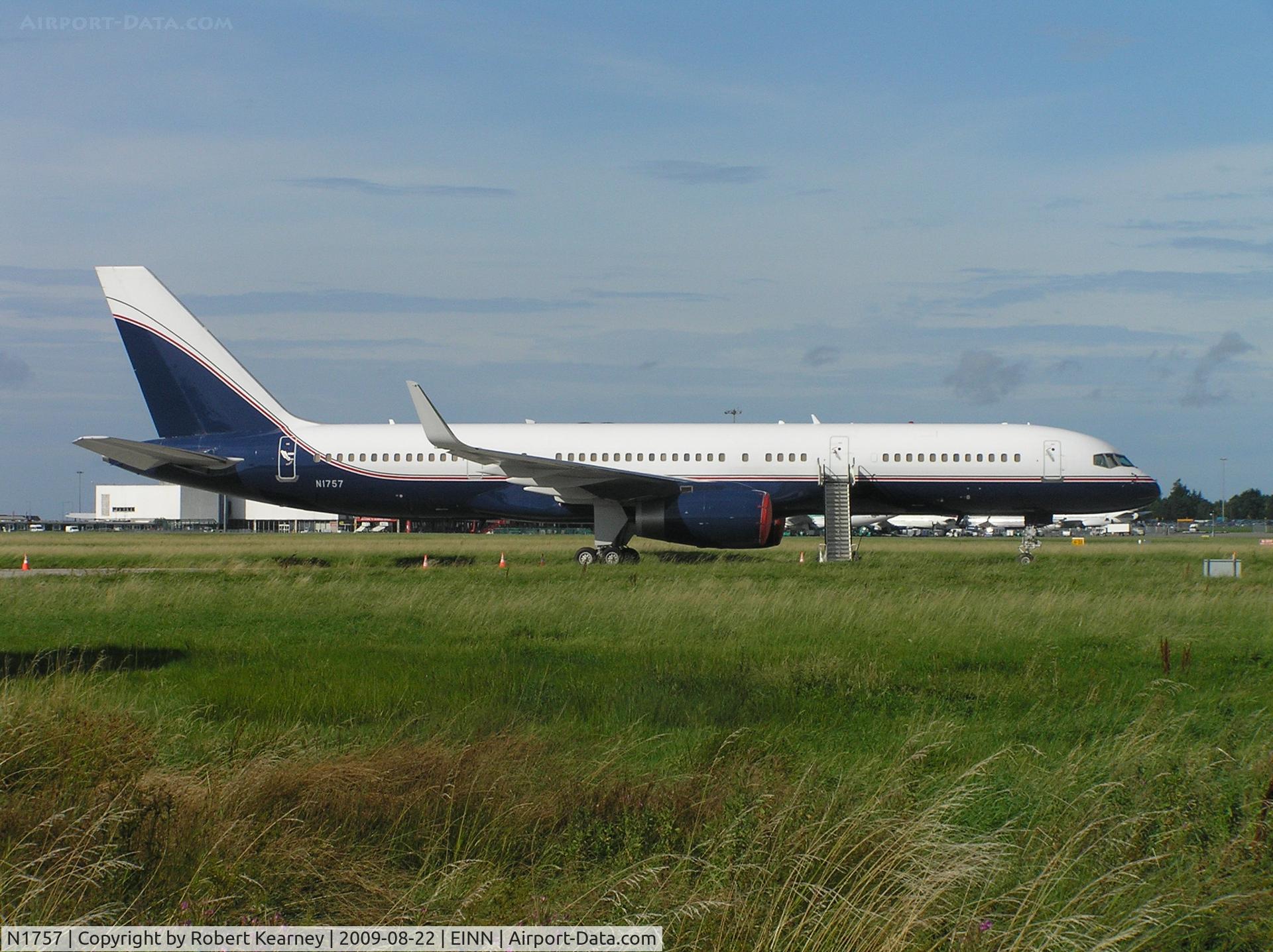 N1757, 1991 Boeing 757-23A C/N 24923, Corporate B757 parked up