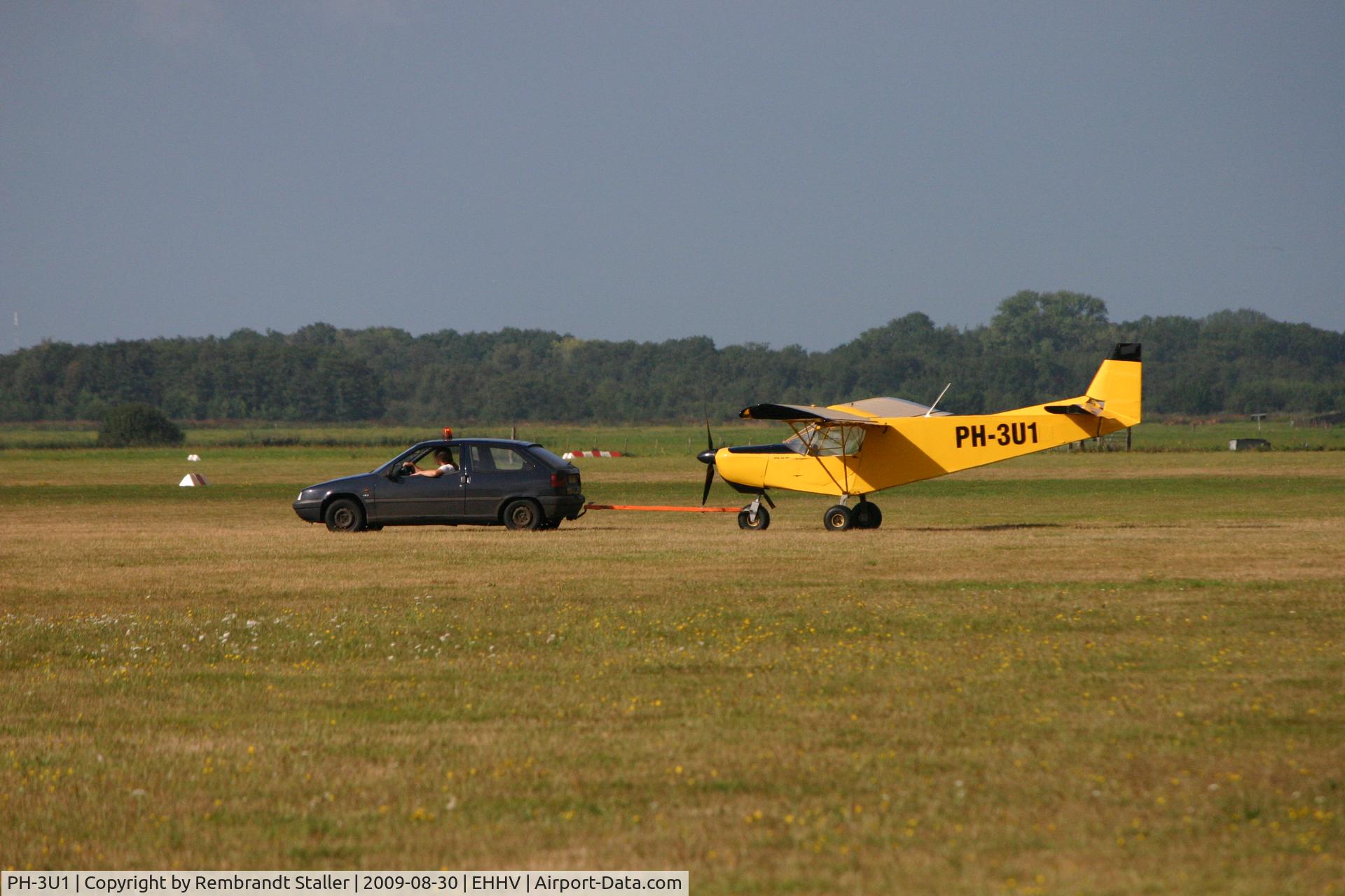 PH-3U1, 1999 Zenair STOL CH-701 C/N 7-9067, Towing at EHHV is quite special
