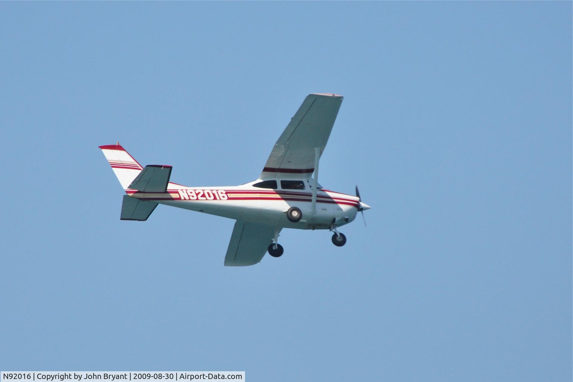 N92016, 1969 Cessna 182M Skylane C/N 18260002, Along Carlsbad, CA Beach