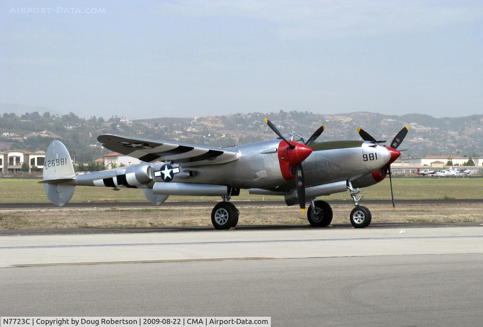N7723C, 1944 Lockheed P-38L-5 Lightning C/N 7985, 1944 Lockheed P-38L LIGHTNING, two Allison V1710-111/113 1,475 Hp each. Combat rating 1,600 Hp each at 26,500', Invasion stripes wing & tail booms, Taxi