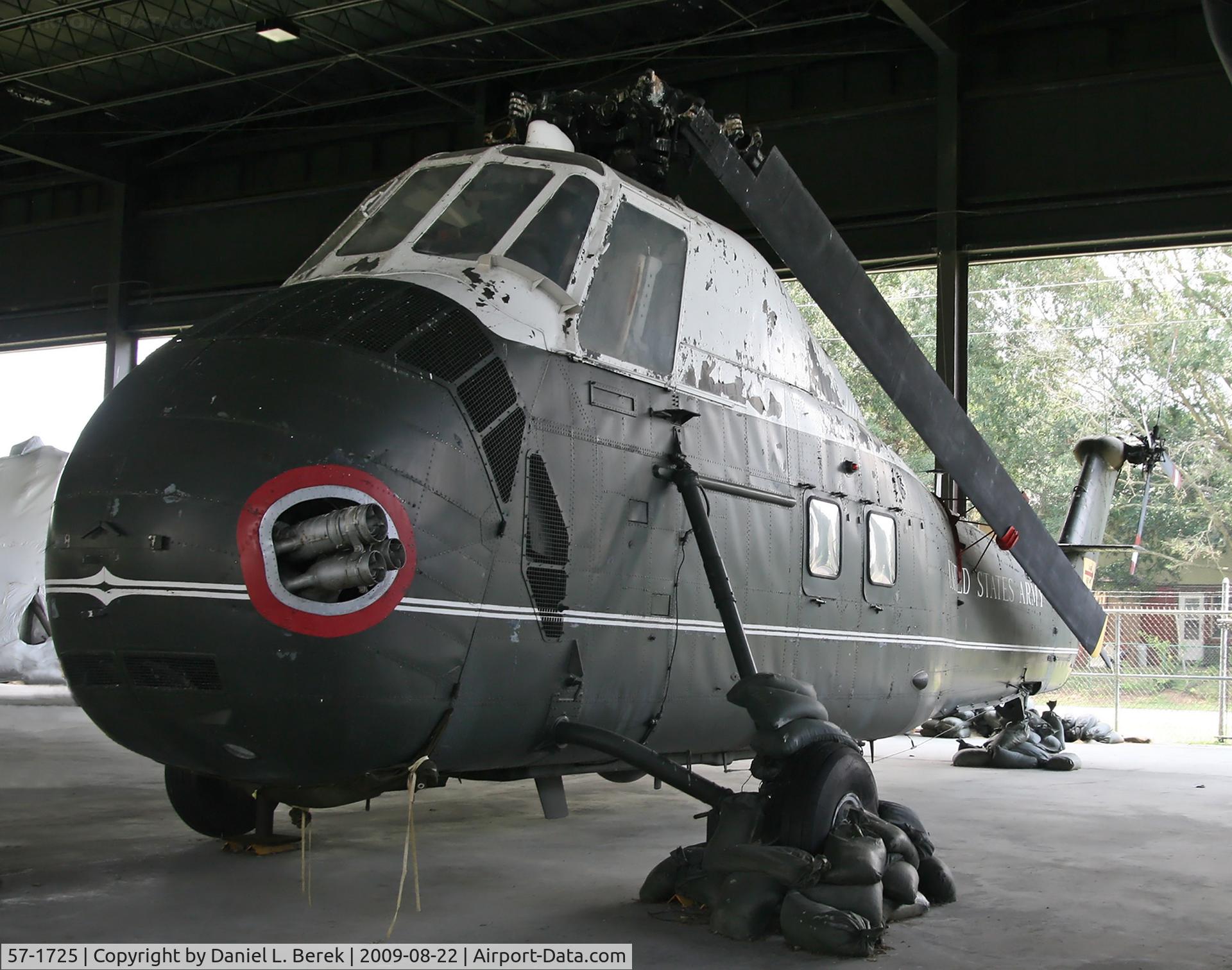 57-1725, 1957 Sikorsky VH-34C Choctaw C/N 58-0910, This helicopter, on display at the US Army Transportation Museum, was one the mounts of President Kennedy.