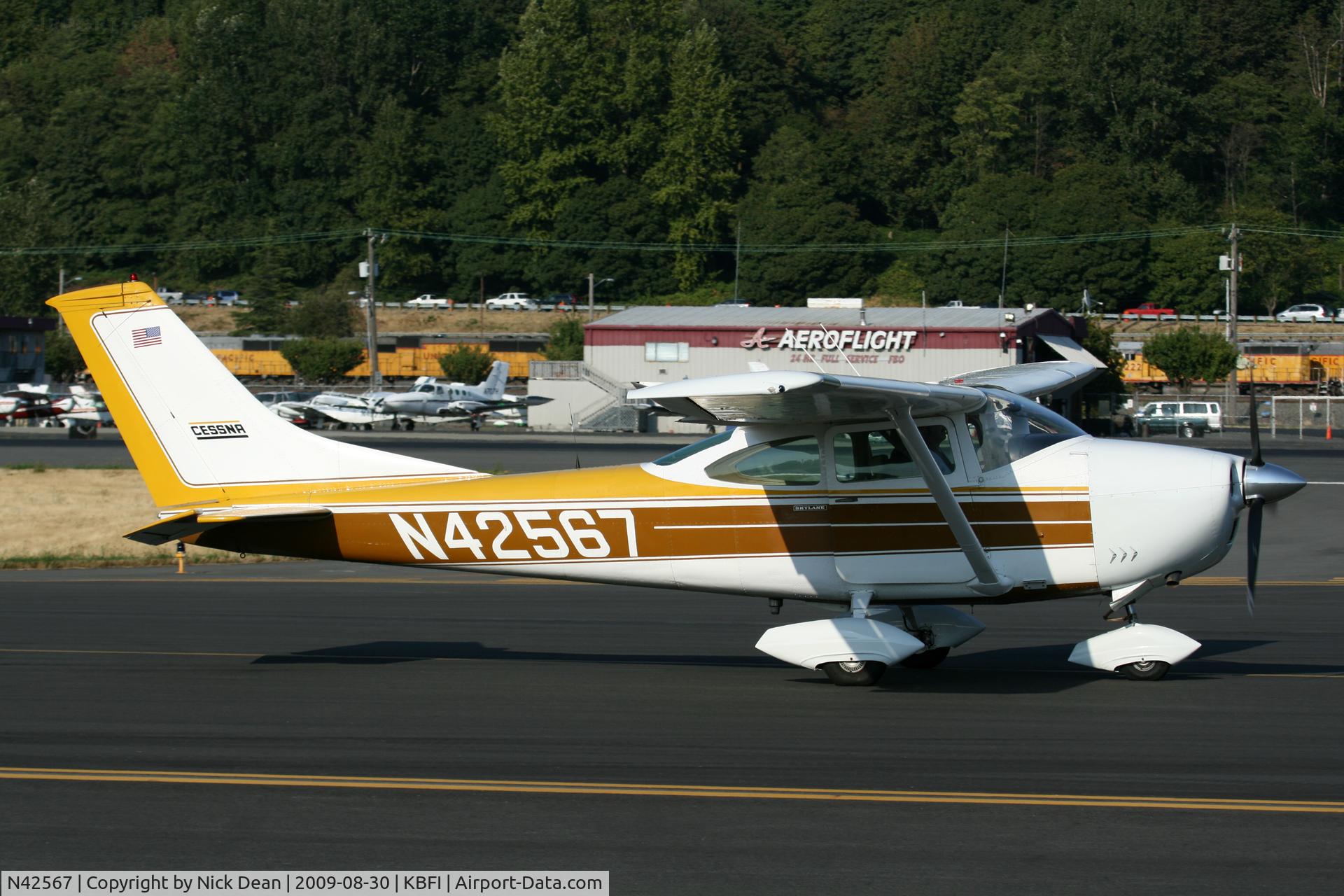 N42567, 1968 Cessna 182L Skylane C/N 18259081, KBFI