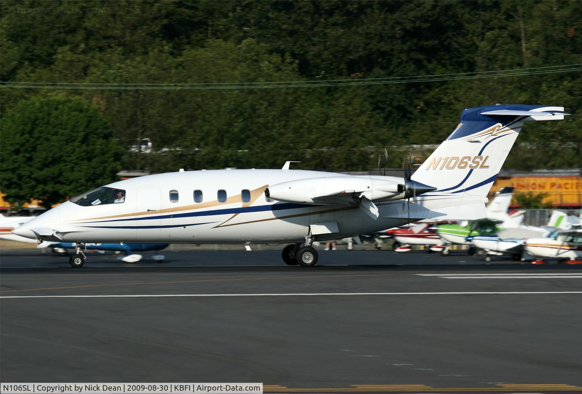 N106SL, 2003 Piaggio P-180 Avanti C/N 1070, KBFI