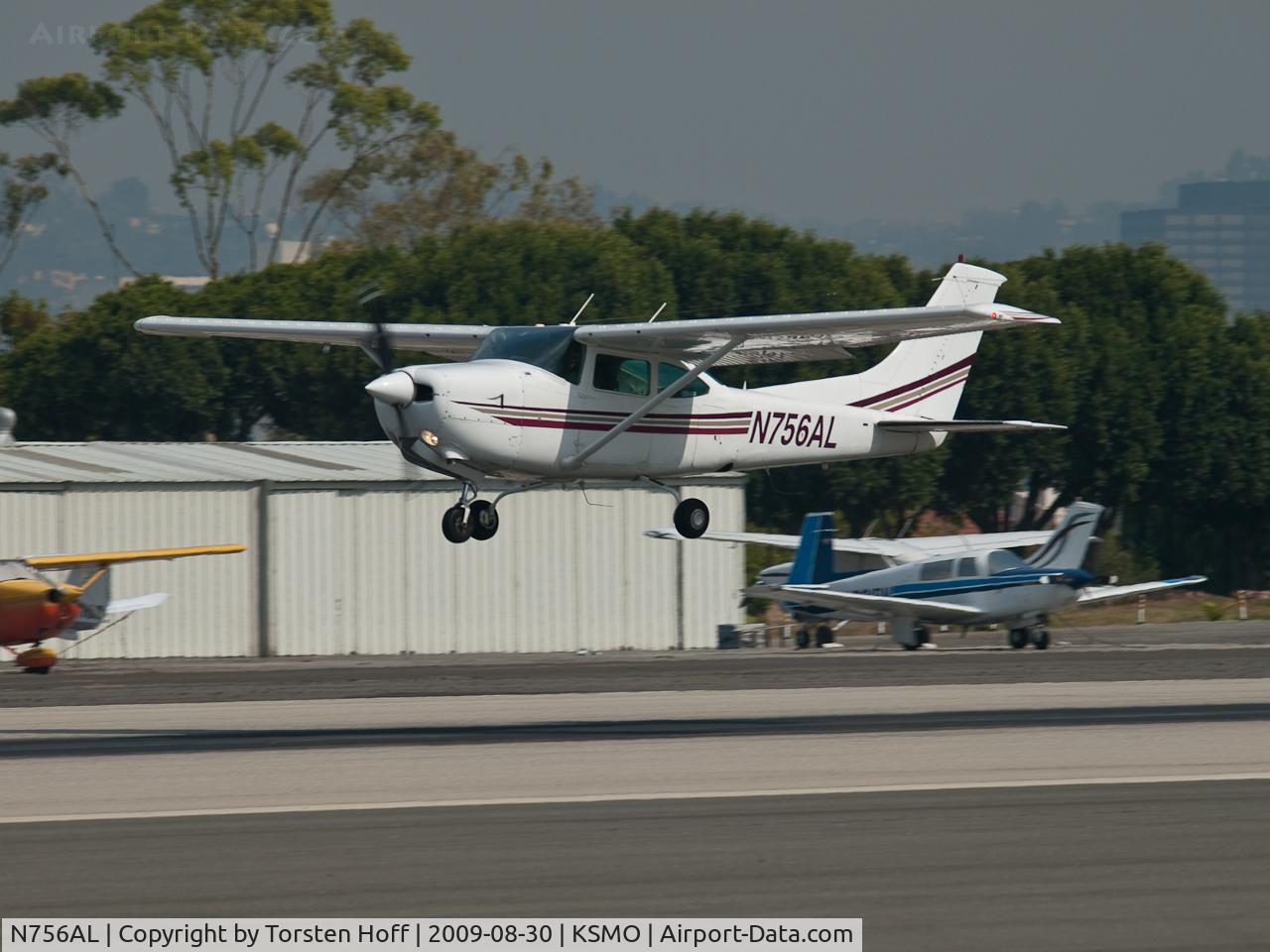 N756AL, 1979 Cessna TR182 Turbo Skylane RG C/N R18201023, N756AL arriving on RWY 21