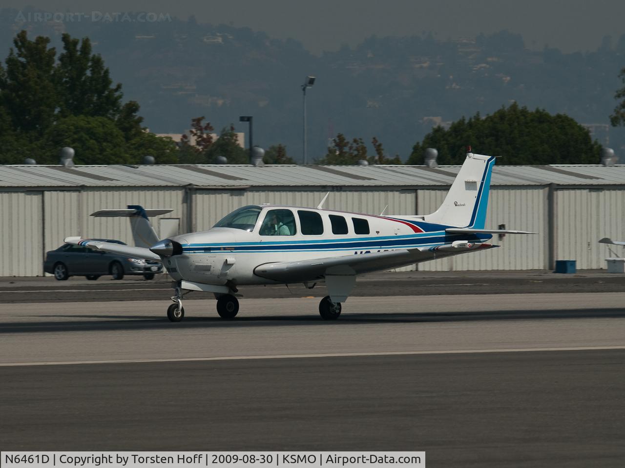N6461D, 1982 Beech B36TC Bonanza C/N EA-287, N6461D departing from RWY 21