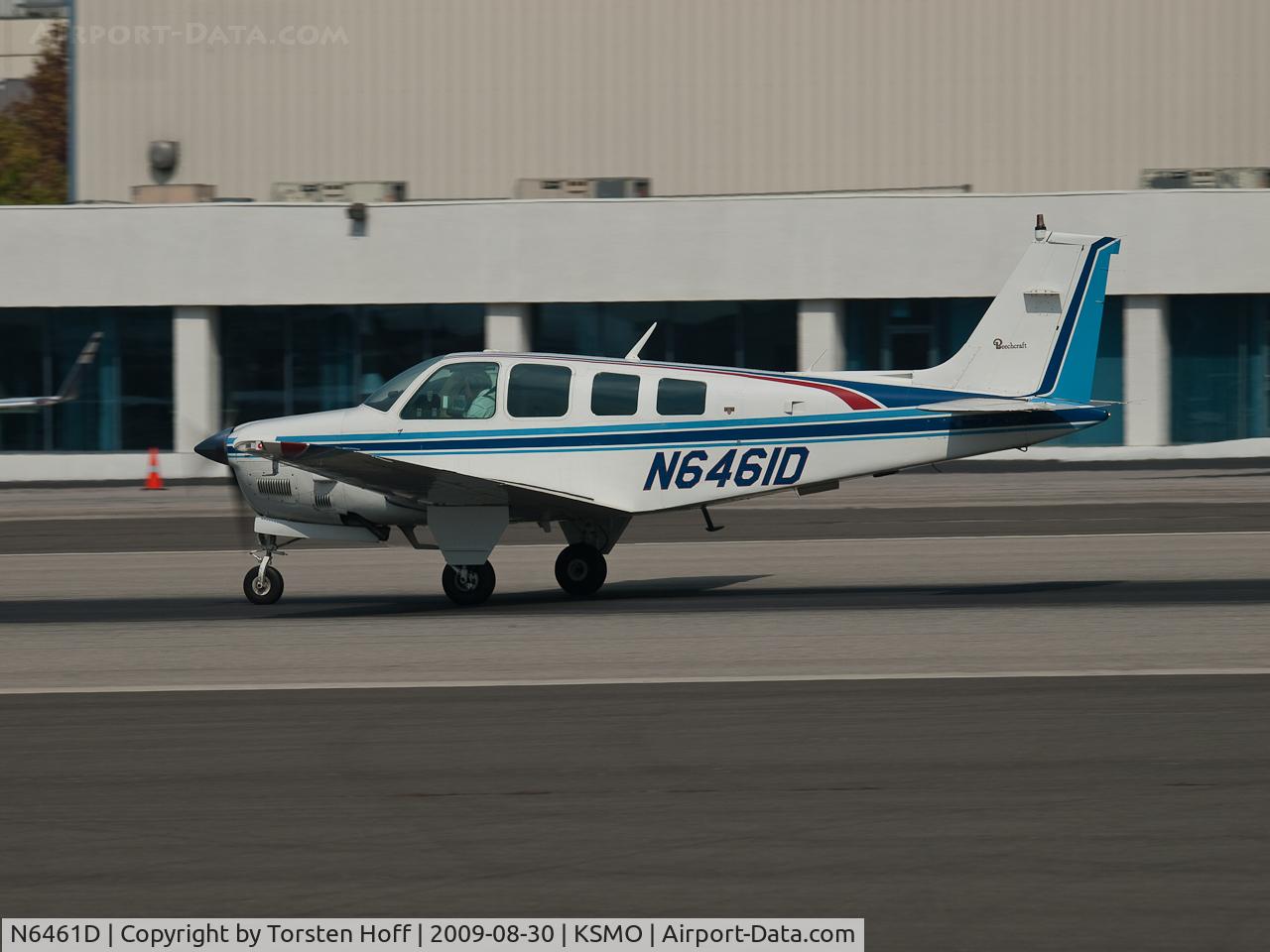 N6461D, 1982 Beech B36TC Bonanza C/N EA-287, N6461D departing from RWY 21