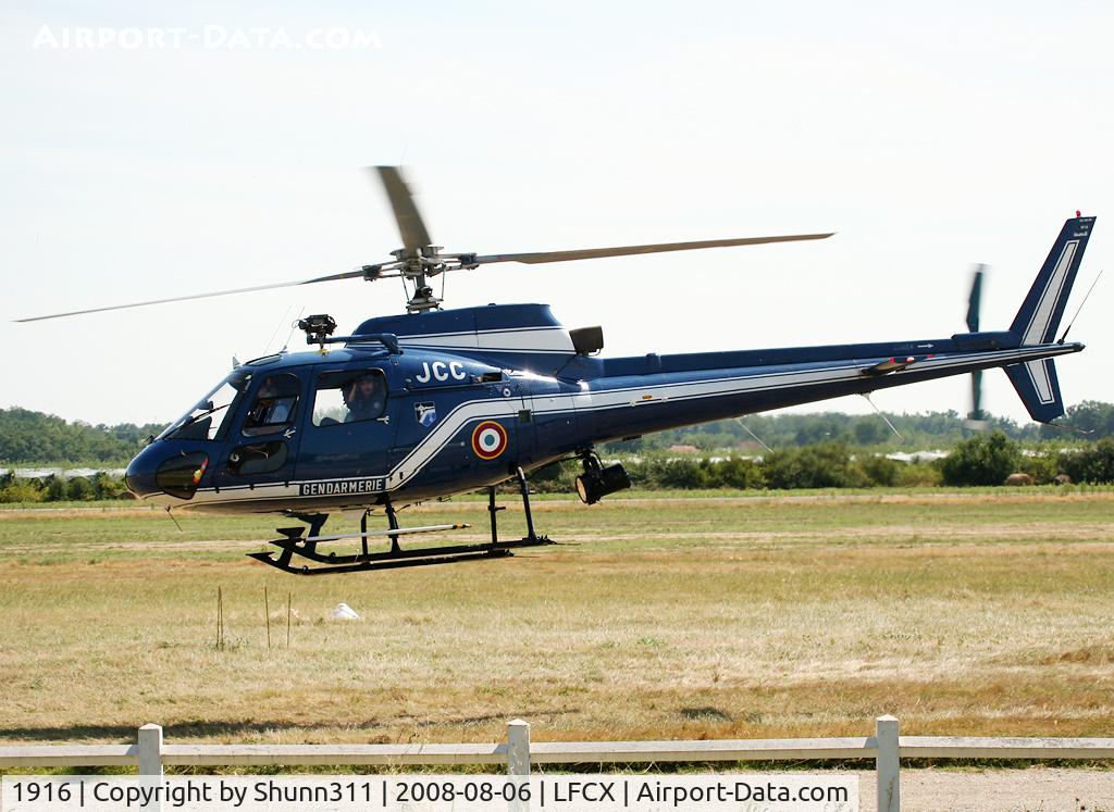 1916, Aérospatiale AS-350B Écureuil C/N 1916, On take off from this airfield