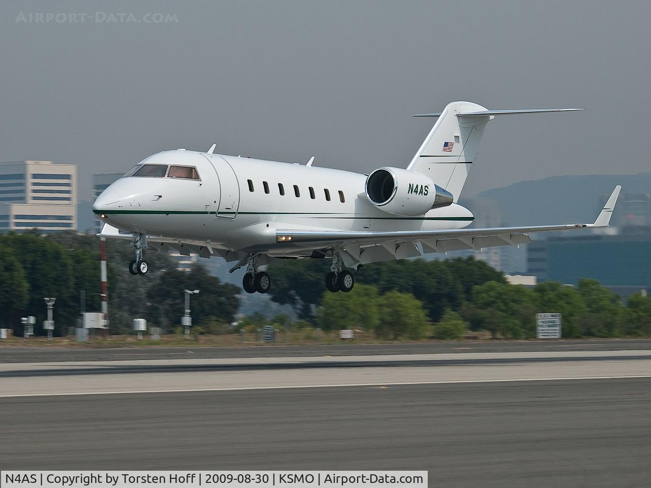 N4AS, 2007 Bombardier Challenger 605 (CL-600-2B16) C/N 5721, N4AS arriving on RWY 21
