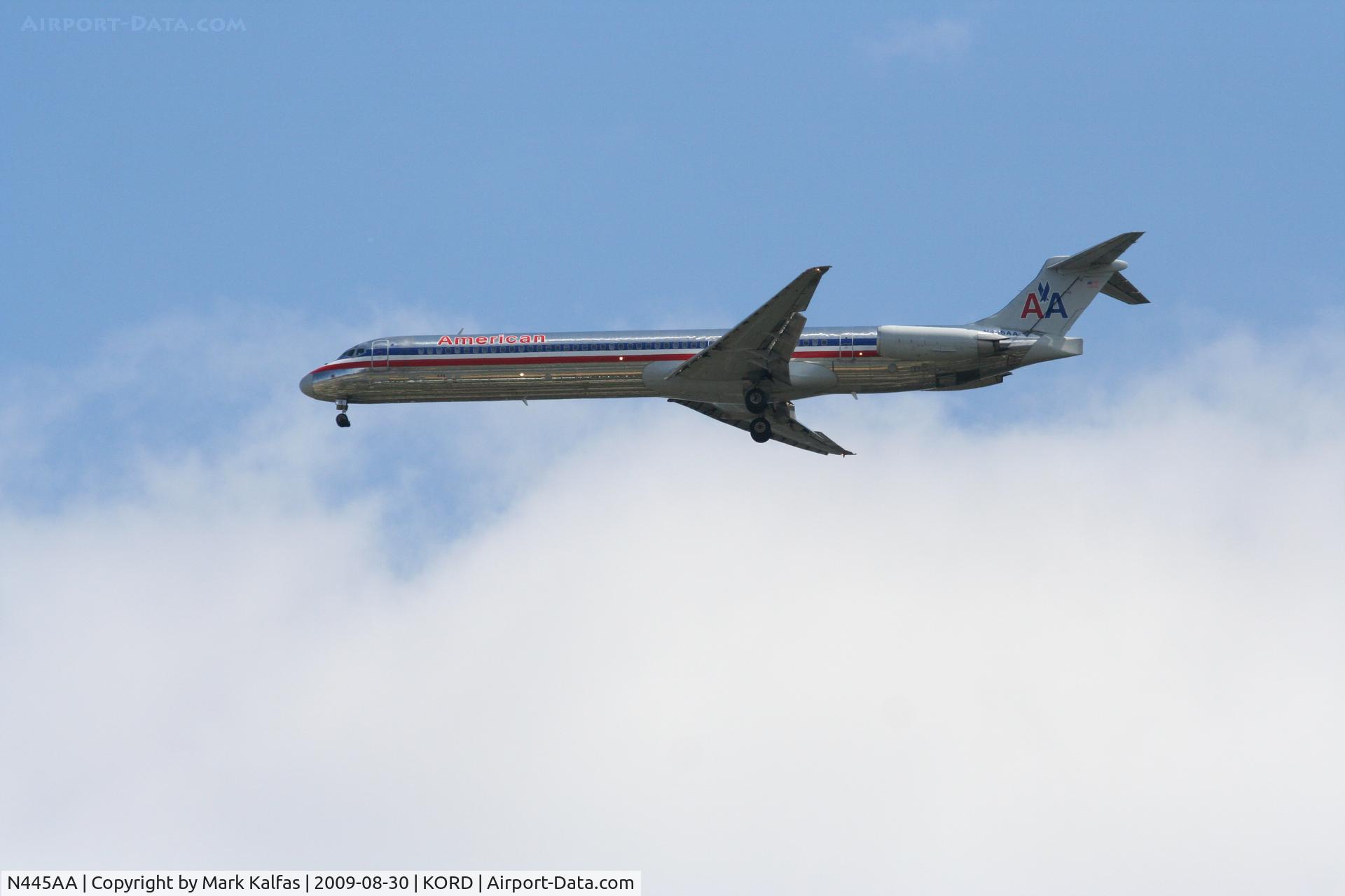 N445AA, 1987 McDonnell Douglas MD-82 (DC-9-82) C/N 49471, American Airlines McDonnell Douglas DC-9-82(MD-82), N445AA on approach RWY 4R KORD