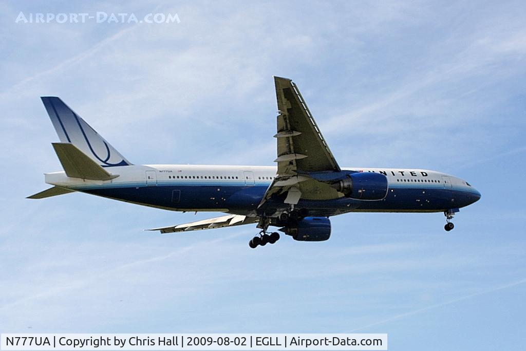 N777UA, 1995 Boeing 777-222 C/N 26916, United Airlines