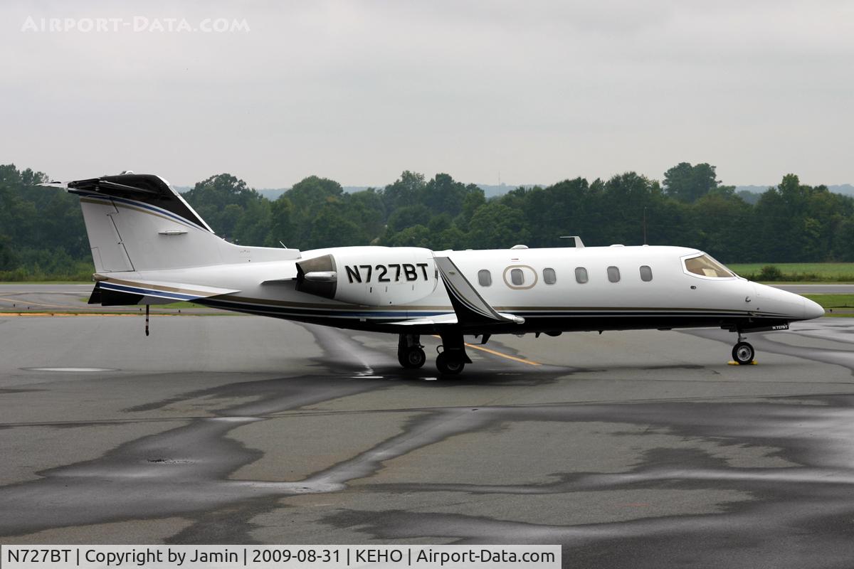 N727BT, 1993 Learjet Inc 31A C/N 082, Most likely visiting the Wal-Mart distribution center in the area.