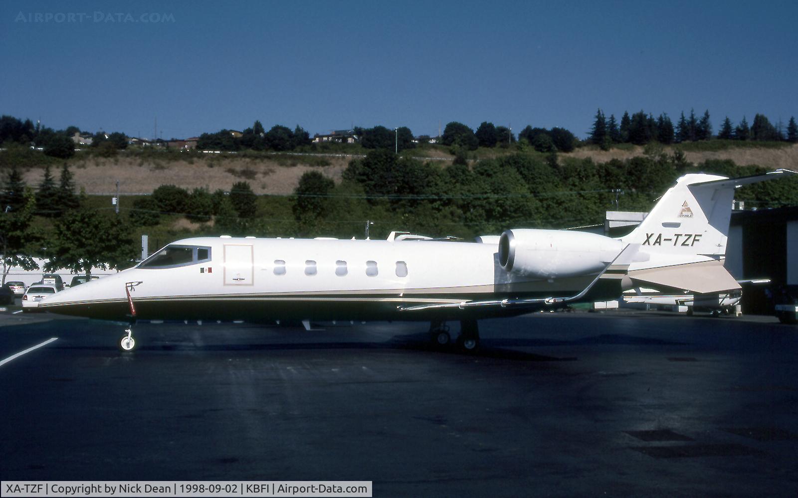 XA-TZF, 2002 Bombardier Challenger 604 (CL-600-2B16) C/N 5527, KBFI