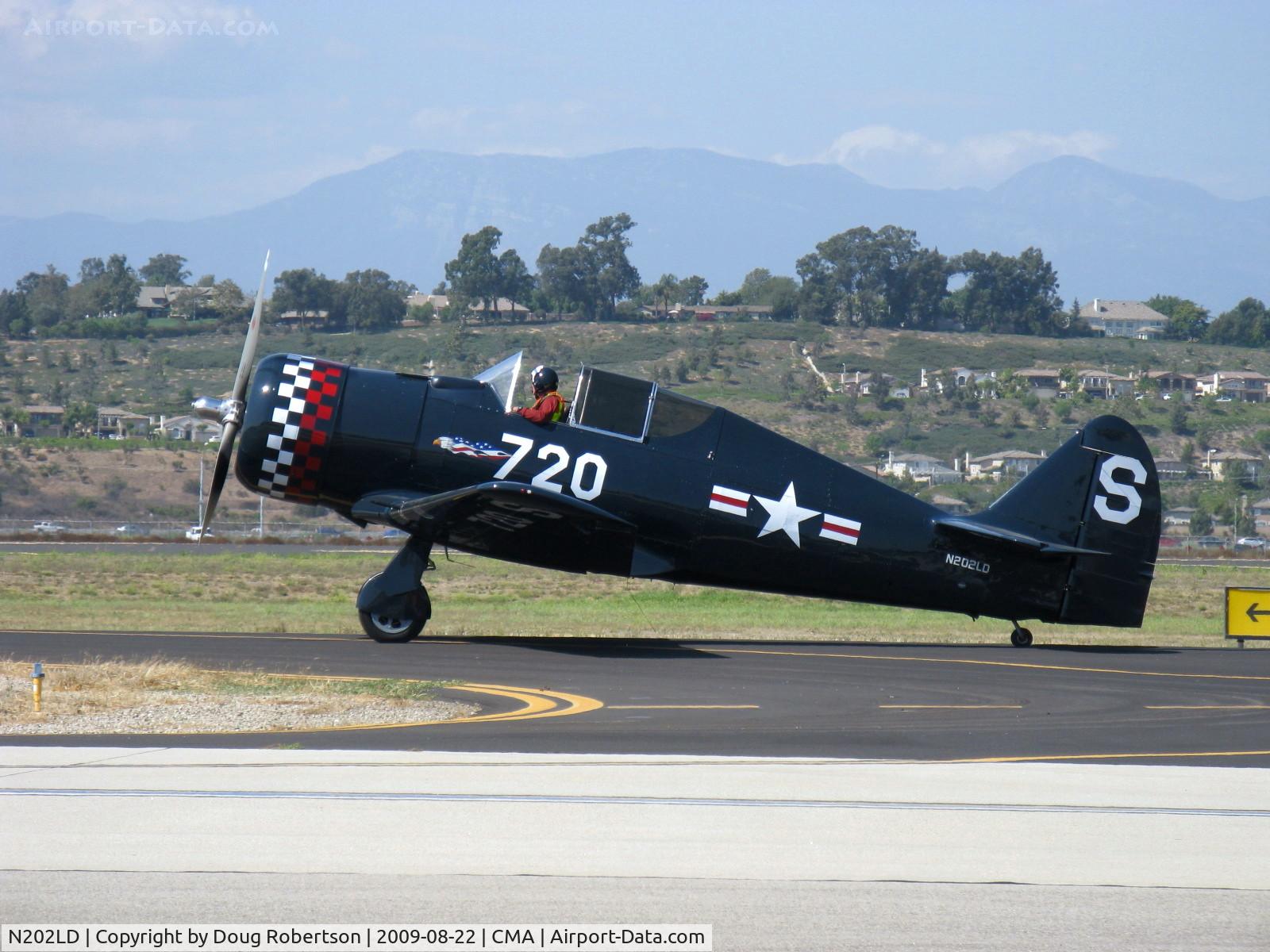 N202LD, 1952 North American NA-50 (replica) C/N 20470, 1952 Canadian Car & Foundry HARVARD Mk. IV, P&W R-1340 600 Hp, taxi