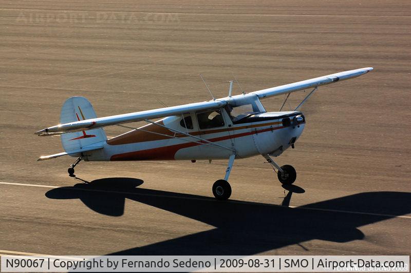 N90067, 1946 Cessna 140 C/N 9128, At SMO.