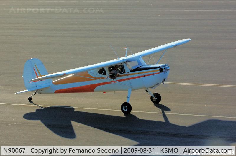 N90067, 1946 Cessna 140 C/N 9128, At SMO.