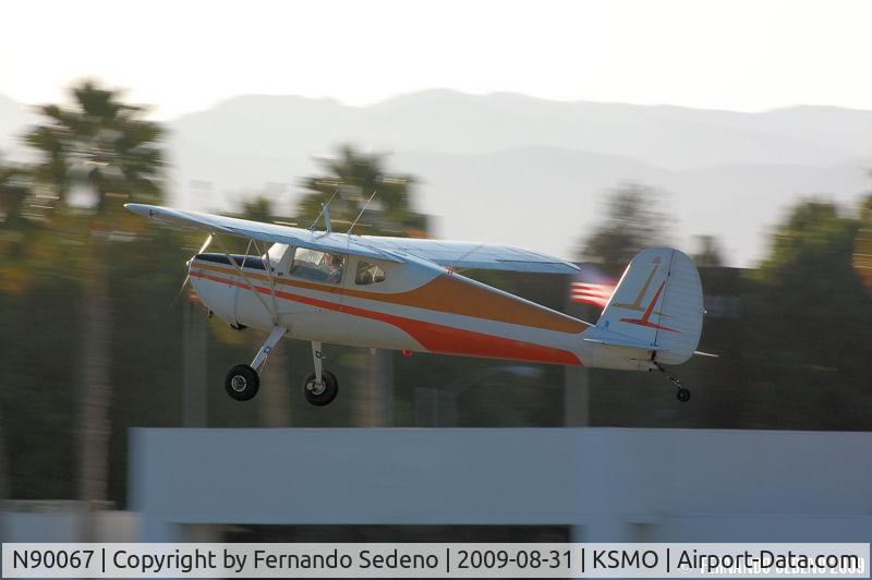 N90067, 1946 Cessna 140 C/N 9128, At SMO.