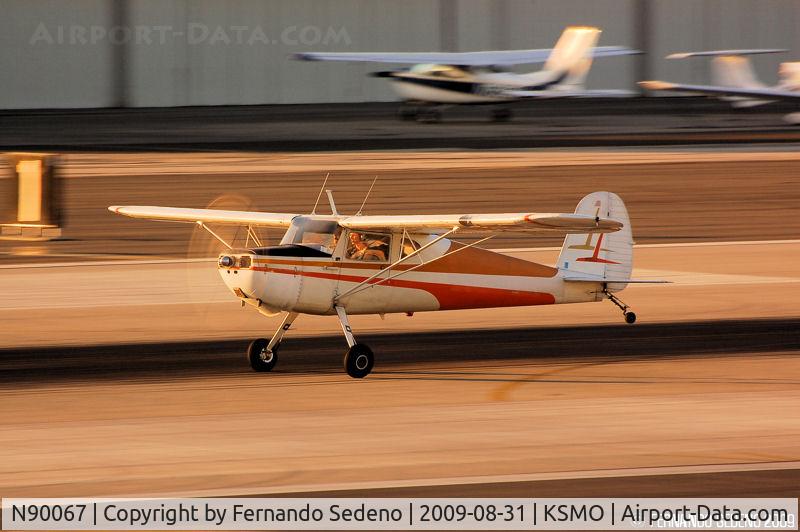 N90067, 1946 Cessna 140 C/N 9128, At SMO.