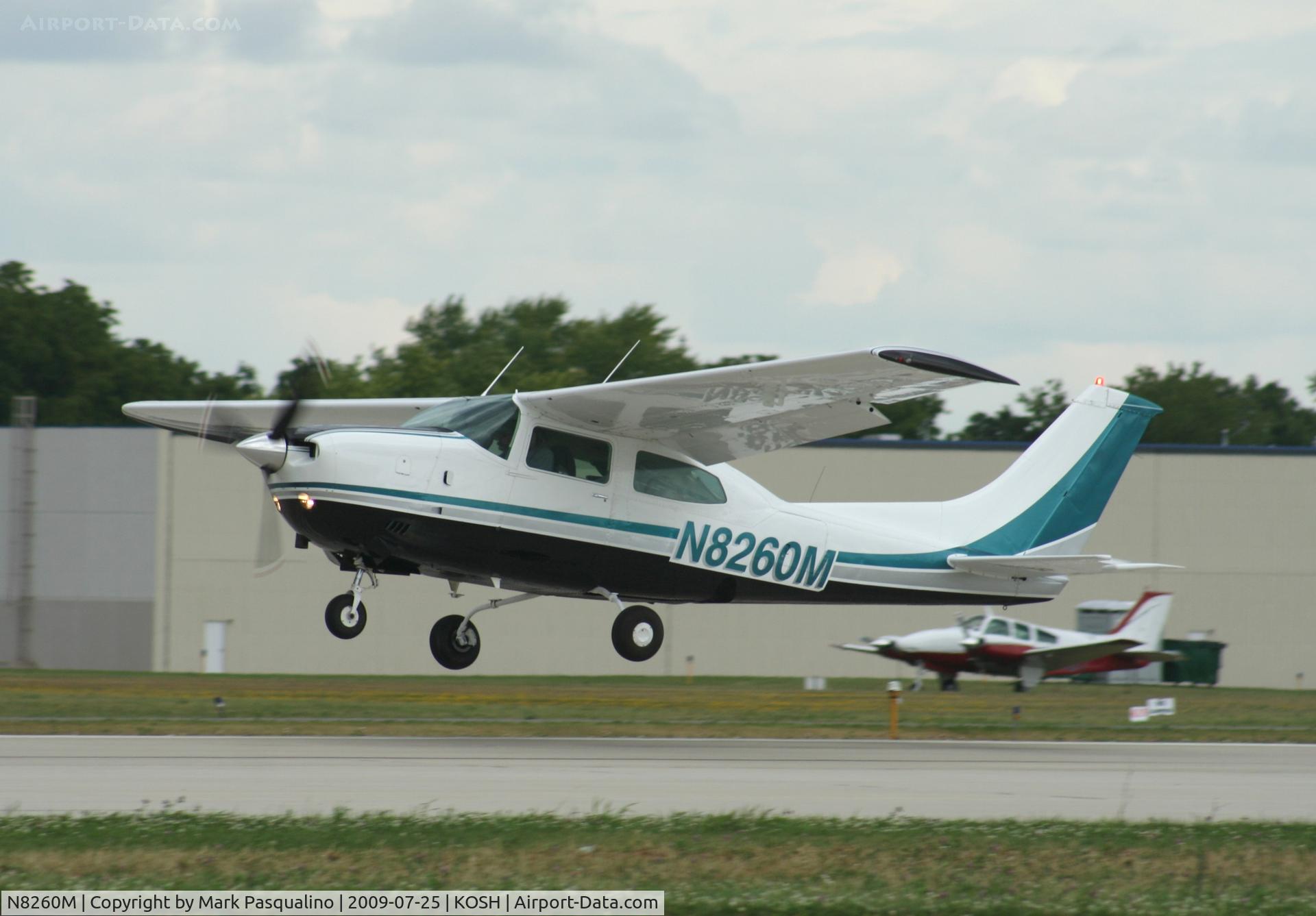 N8260M, Cessna T210M Turbo Centurion C/N 21062040, Cessna T210M